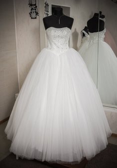 Свадебное платье А0001/17-А27142. С пышной юбкой, длинное без шлейфа.