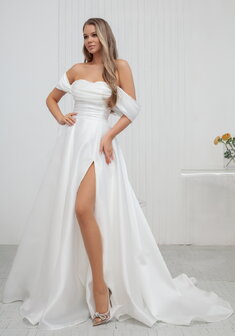 Свадебное платье 6490-С69905. А-силуэт, длинное со шлейфом.