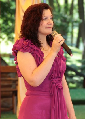 Ведущий, артист Кожанова Елена